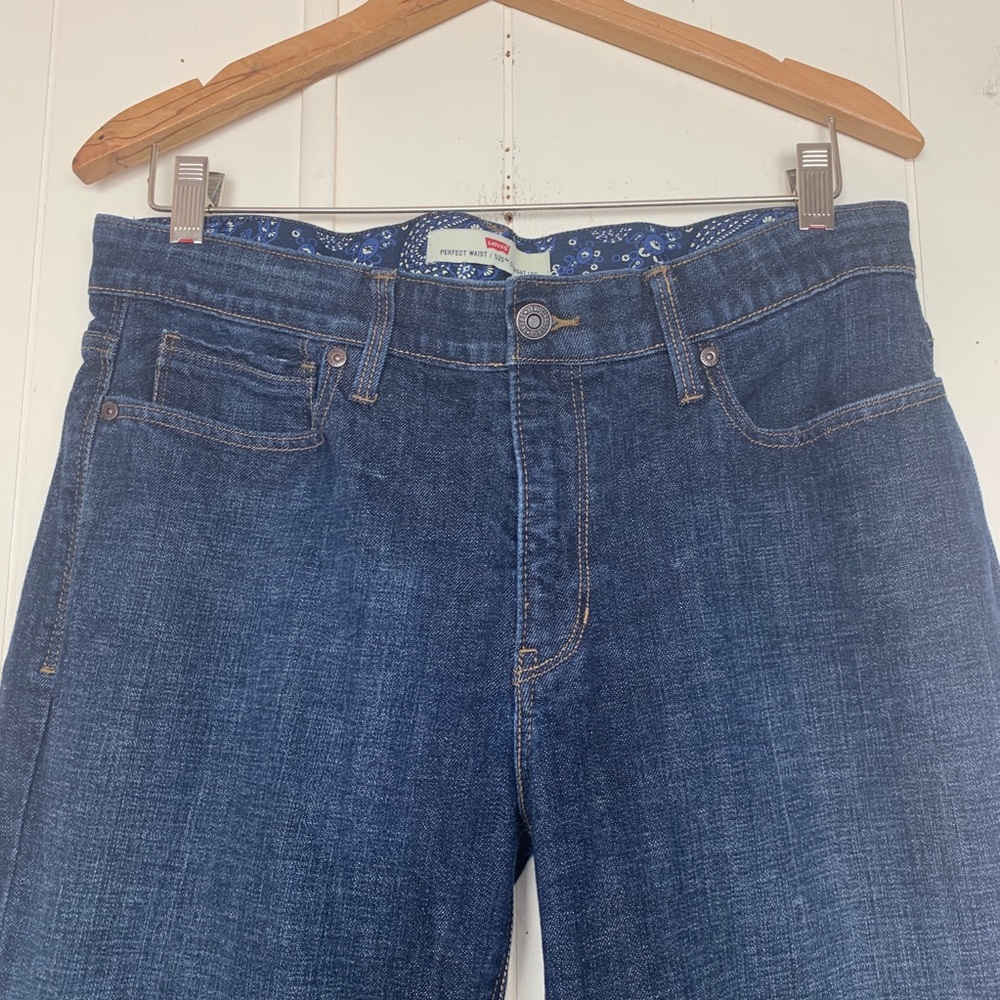 Levi’s 525 Perfect Waist Straight Leg Jean - Picture 8 of 8